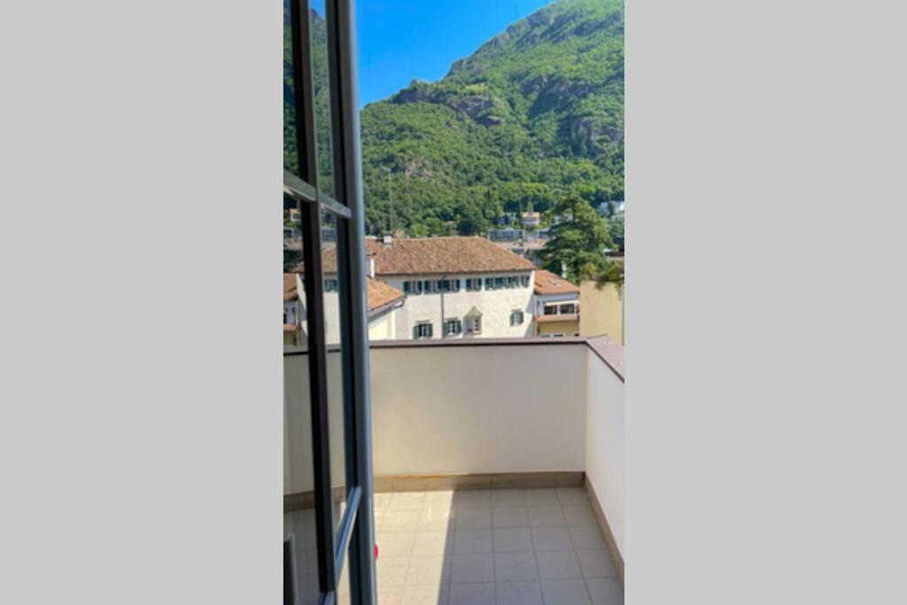 Design Apartment In The Heart Of Bolzano Luaran gambar